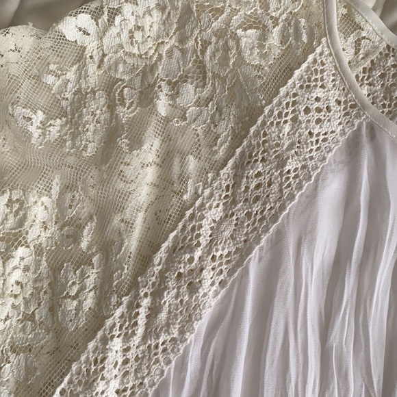 Karen Kane White Lace Top Size Small - Picture 8 of 10